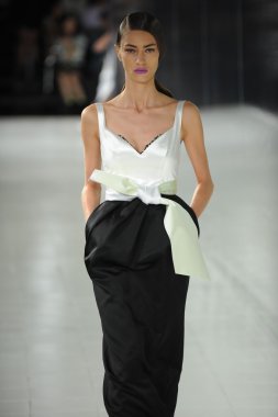 prabal gurung defile, model
