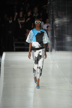 prabal gurung defile, model
