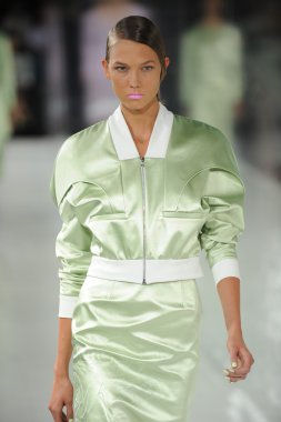 Karlie kloss prabal gurung moda, show