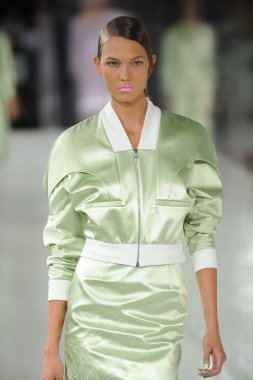 Karlie kloss prabal gurung moda, show