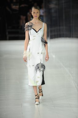 prabal gurung defile, model