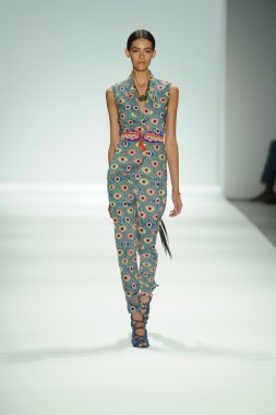 mara, model hoffman defile