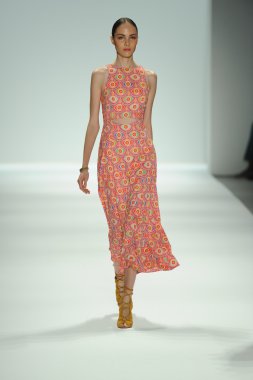 mara, model hoffman defile