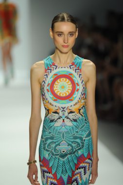 mara, model hoffman defile