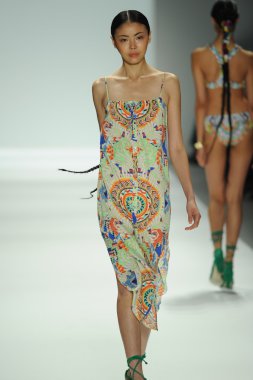 mara, model hoffman defile