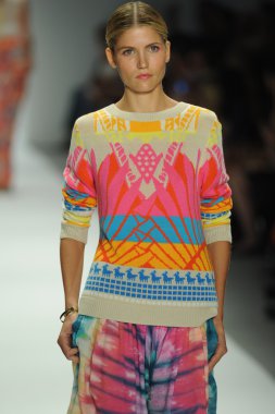 mara, model hoffman defile