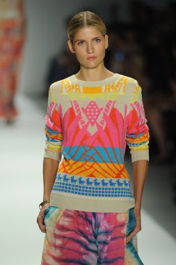 mara, model hoffman defile