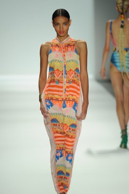 mara, model hoffman defile