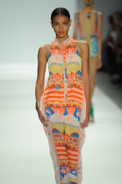 mara, model hoffman defile