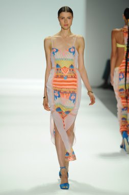 mara, model hoffman defile