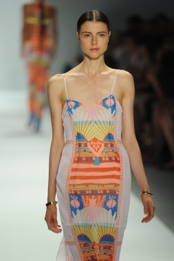 mara, model hoffman defile