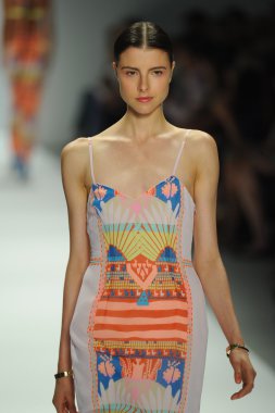 mara, model hoffman defile