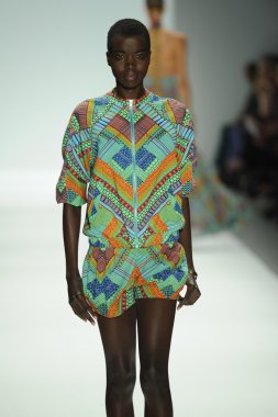 mara, model hoffman defile