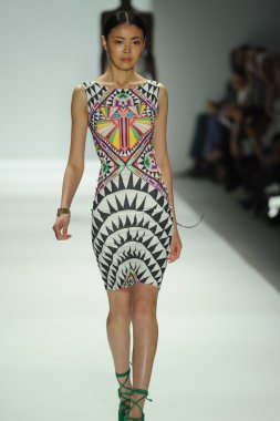 mara, model hoffman defile