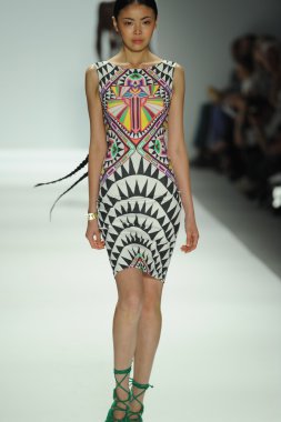 mara, model hoffman defile