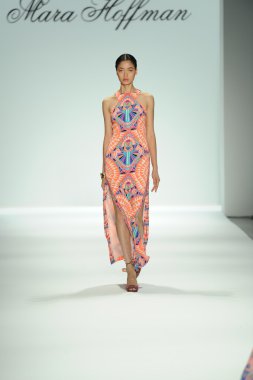 mara, model hoffman defile