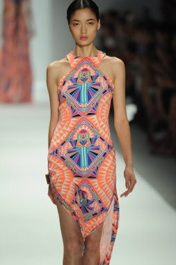 mara, model hoffman defile