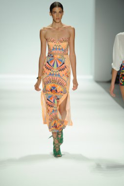 mara, model hoffman defile