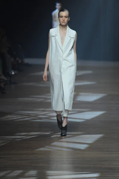 Yigal azrouel defile, model — Stok fotoğraf