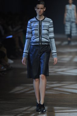 yigal azrouel defile, model