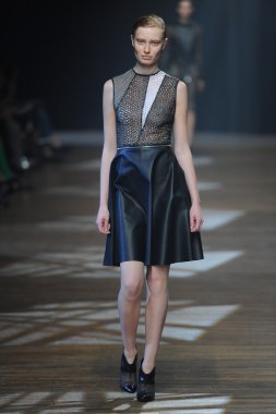 yigal azrouel defile, model