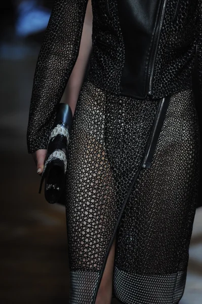 yigal azrouel defile, model