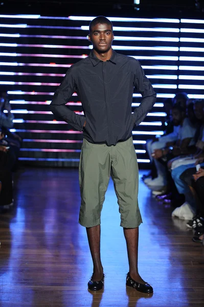 Model op telfar fashion show — Stockfoto