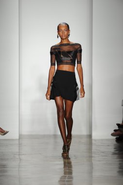 model ohne titel moda show