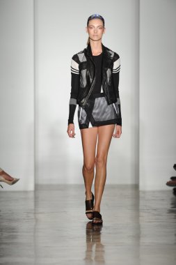 model ohne titel moda show