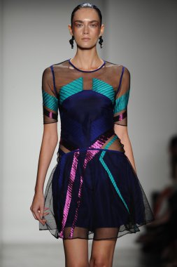 model ohne titel moda show