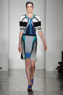 model ohne titel moda show