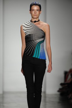 model ohne titel moda show