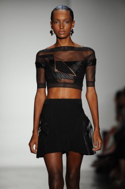 model ohne titel moda show