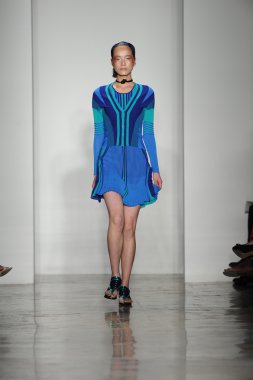 model ohne titel moda show