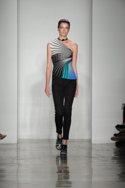 model ohne titel moda show