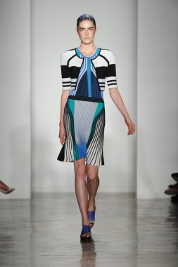 model ohne titel moda show