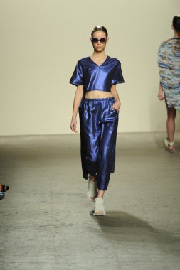 model sıfır maria cornejo moda gösterisi