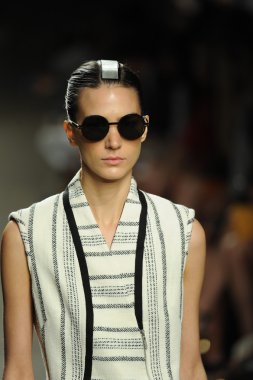 model sıfır maria cornejo moda gösterisi
