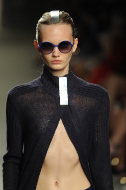 model sıfır maria cornejo moda gösterisi