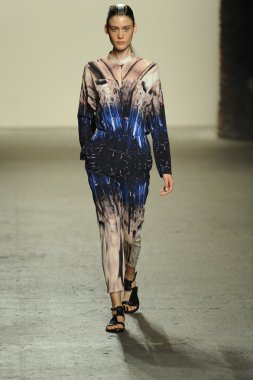 model sıfır maria cornejo moda gösterisi