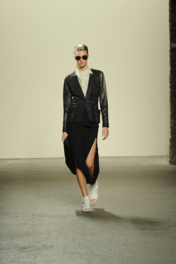 model sıfır maria cornejo moda gösterisi