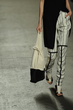 model sıfır maria cornejo moda gösterisi