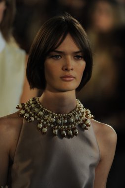 tory burch defile, modelleri