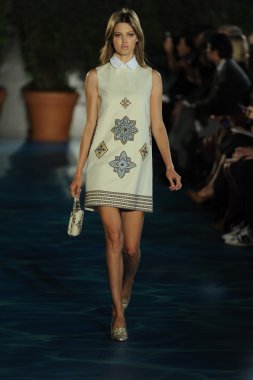 Lindsey wixson tory burch defile, model