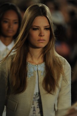 tory burch defile, modelleri