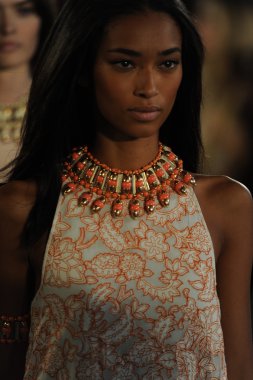 tory burch defile, modelleri