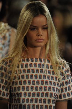 Pist finale tory burch moda modelleri göster