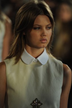 Lindsey wixson tory burch defile, model