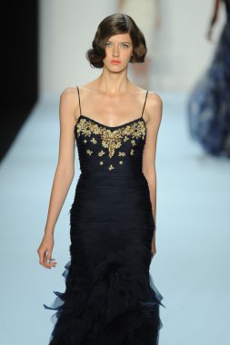 model, badgley mischka moda defilesi