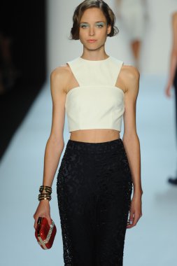 model, badgley mischka moda defilesi